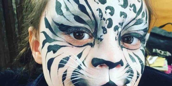Black-And-White-Leopard-Design