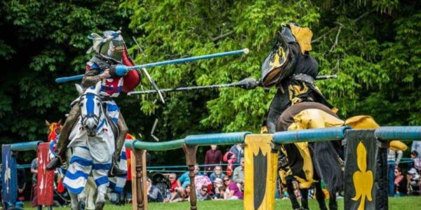 Family-Fun-Day-Knight-Jousting-Entertainment