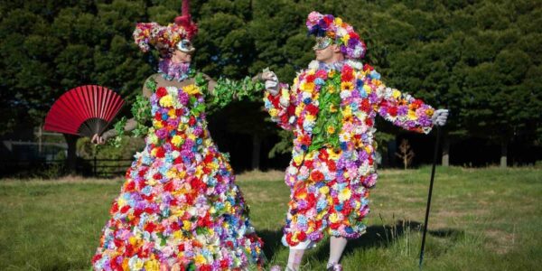 Floral-Walkabout-Garden-Party-Entertainment