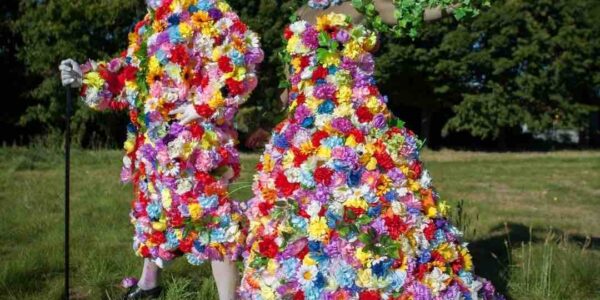 Floral-Walkabout-Performers