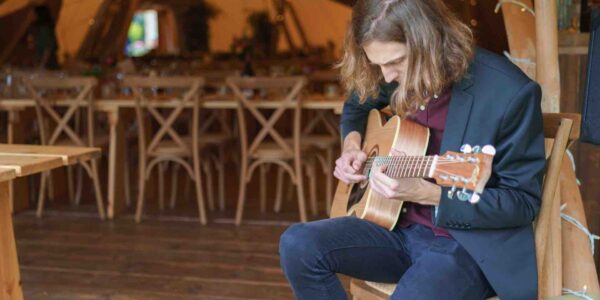 Guitarist-Hire-For-Events
