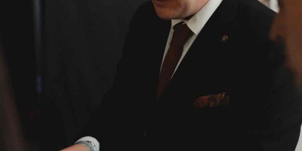 Hire-Magician-For-Private-Parties