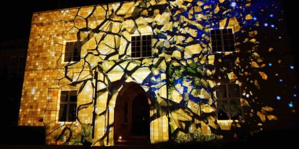 Immersive-Projection-On-Building
