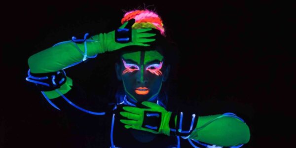 LED-Voguing-Girl-Show