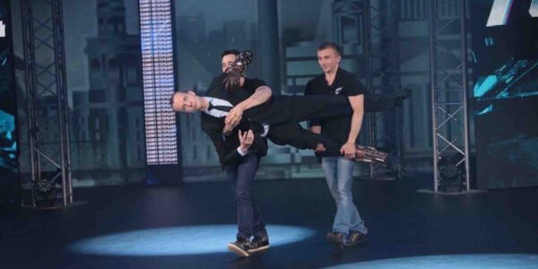 Robotic-Group-Of-Dancers