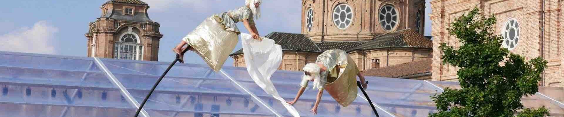 Aerial-Performers-In-Bespoke-Golden-Costumes Aerial-Performers-In-Bespoke-Golden-Costumes