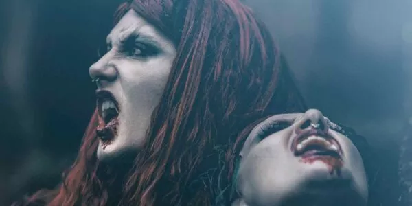 Creepy-Vampire-Act