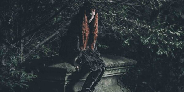 Halloween-Themed-Vampire-Entertainment