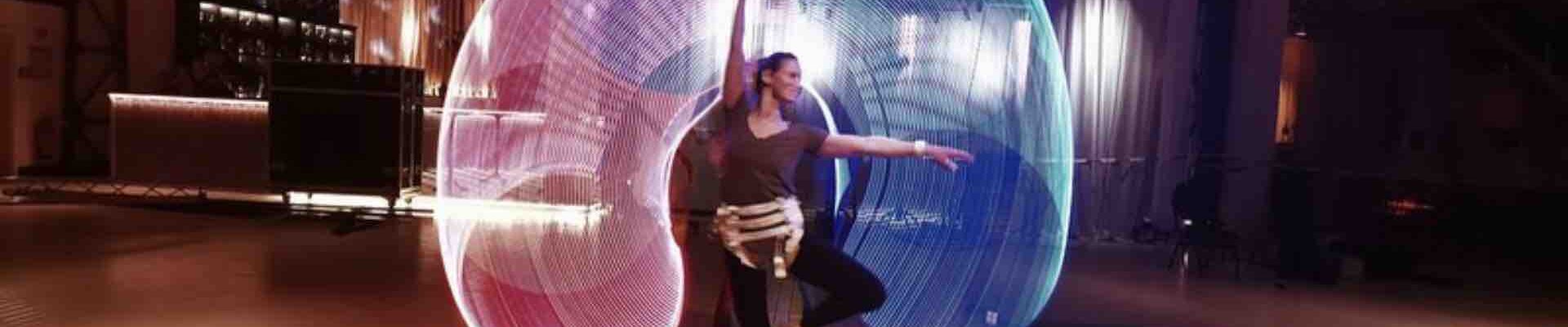 Light-Painting-Artist-Creates-Glow-Around-Dancer Light-Painting-Artist-Creates-Glow-Around-Dancer