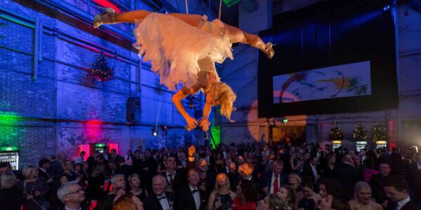 Live-Event-Aerial-Bartender