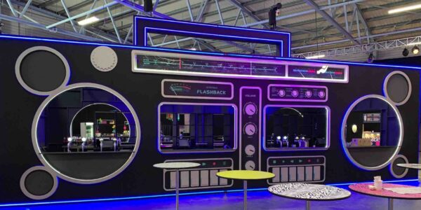 80s-Boombox-Bar-Attachment-For-Roller-Disco