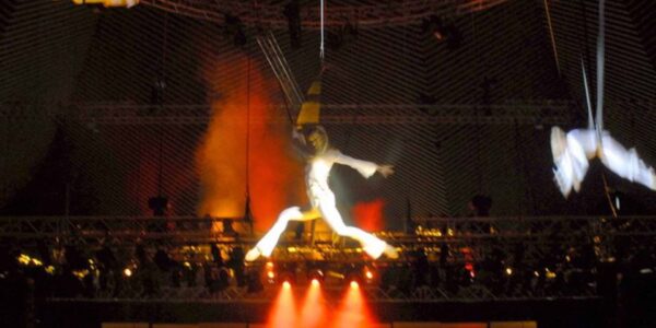 Aerial-Dancers-For-Events