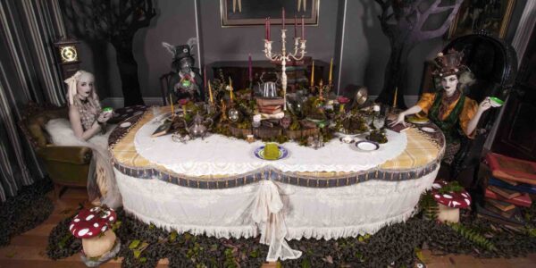 Alice-In-Wonderland-Themed-Event-Pop-Ups