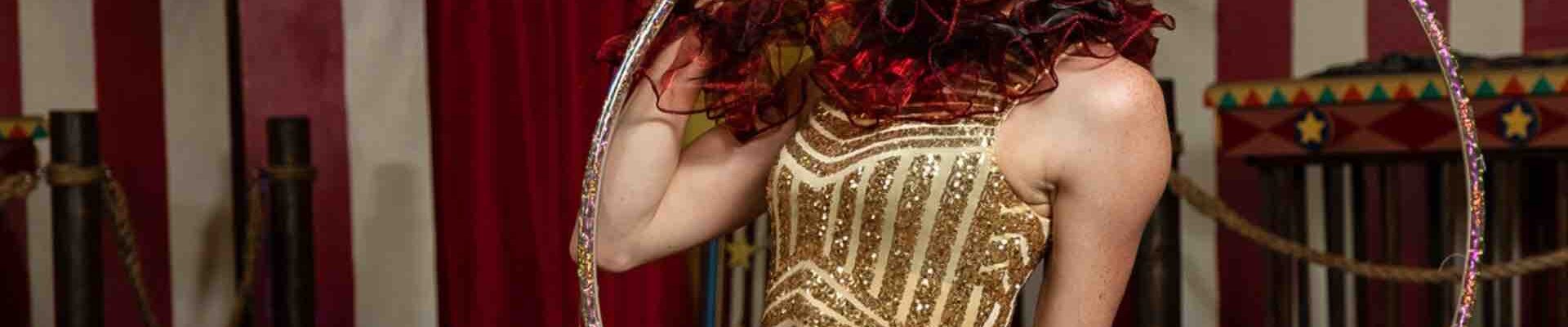 Circus-Hoop-Entertainer Circus-Hoop-Entertainer