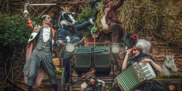Halloween-Garden-Party-Entertainment