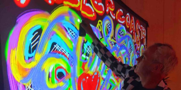 Paint-Digitally-On-Interactive-Wall