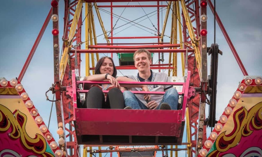 Summer-Festival-Fairground-Wheel-Attraction