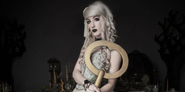 White-Queen-Character-Performer