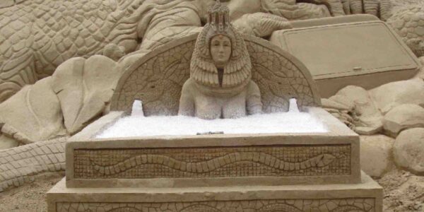 Cleopatra-Sand-Sculpture