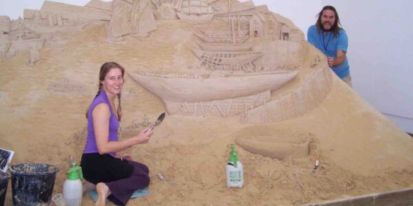 Artists-Sculpting-Sand