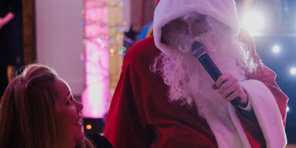 Cabaret-Santa-Performer