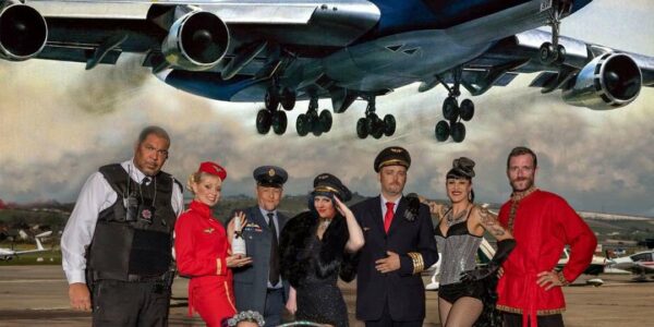 Cabaret-Show-Performers-Group-Photo