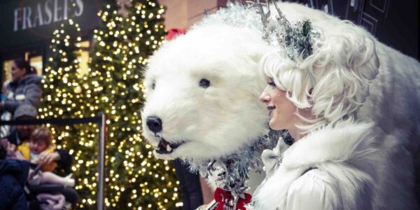 Christmas-Polar-Bear-Walkabout-Act