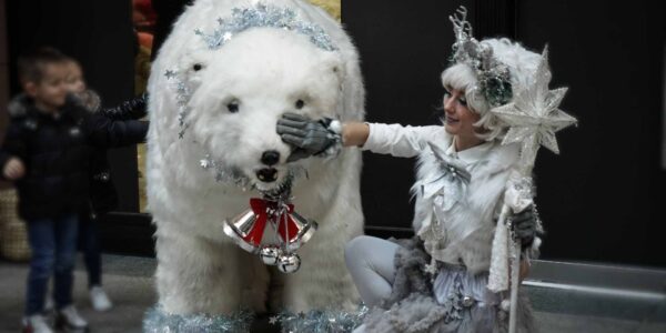 Christmas-Themed-Meet-And-Greet