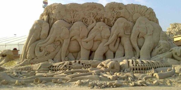 Elephant-Graveyard-Sand-Sculpture