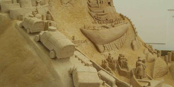 Giant-Sand-Display-Details
