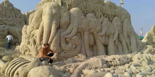 Highly-Detailed-Sand-Art