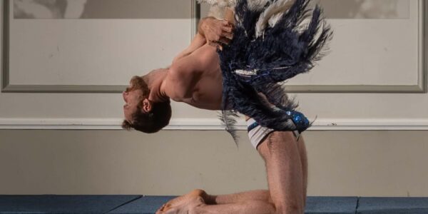 Male-Burlesque-Performer