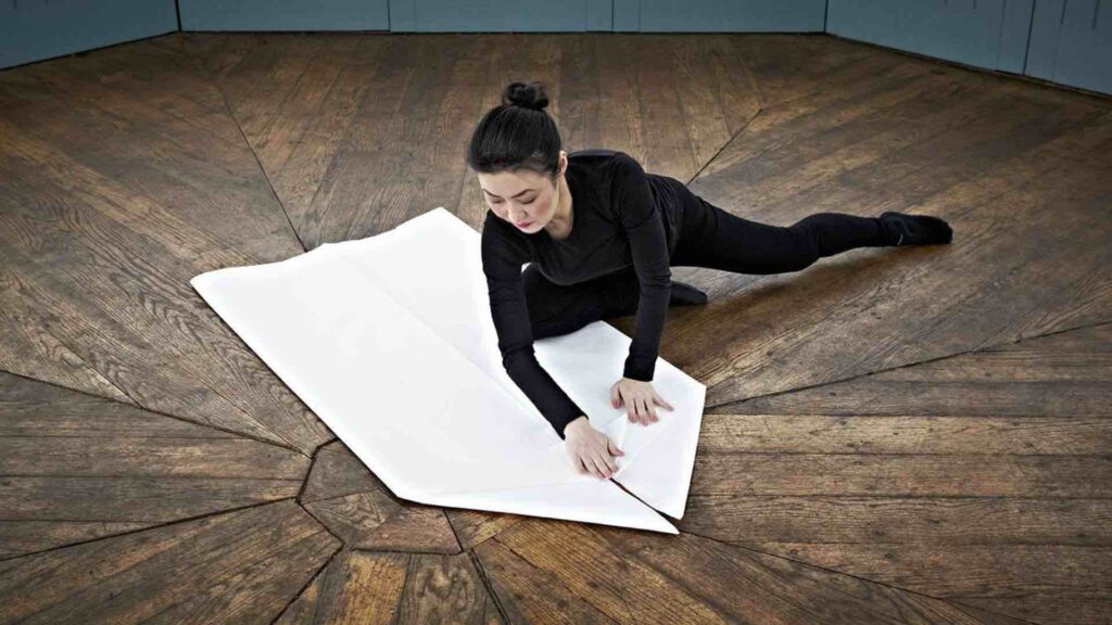Origami artist creates giant display 