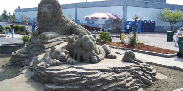 Pride-Of-Lions-Sand-Sculpture