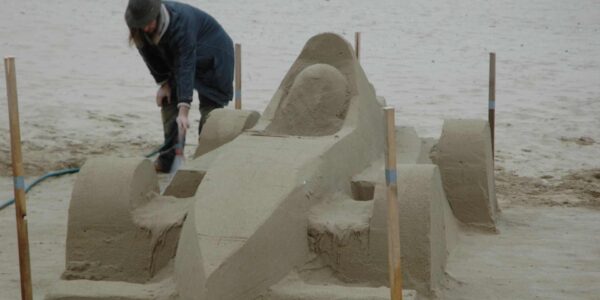 Racing-Car-Sand-Sculpture
