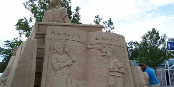 Sand-Carvings-Of-Pinocchio