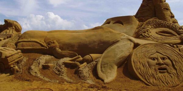 Whale-And-Pinocchio-Sand-Sculpture