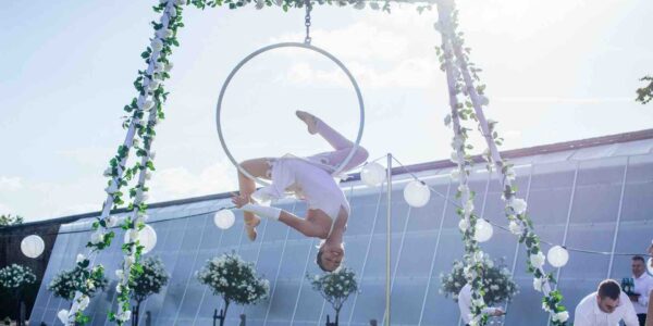 White-Party-Entertainment-and-Theming