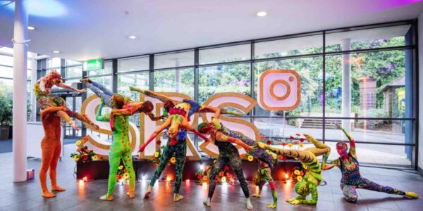 Body-Paint-Glow-Performers