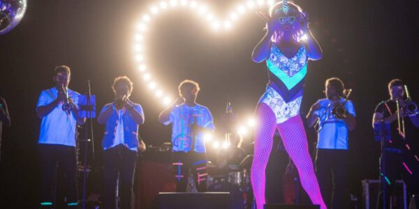 Neon-Drag-Queen-Dancer