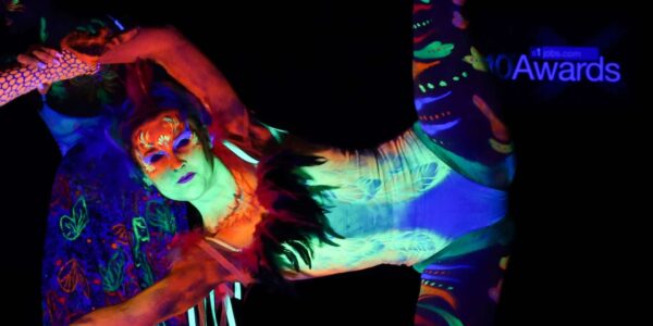 Acrobatic-Neon-Jungle-Dancers