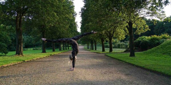 Acrobat-Performer-For-Hire