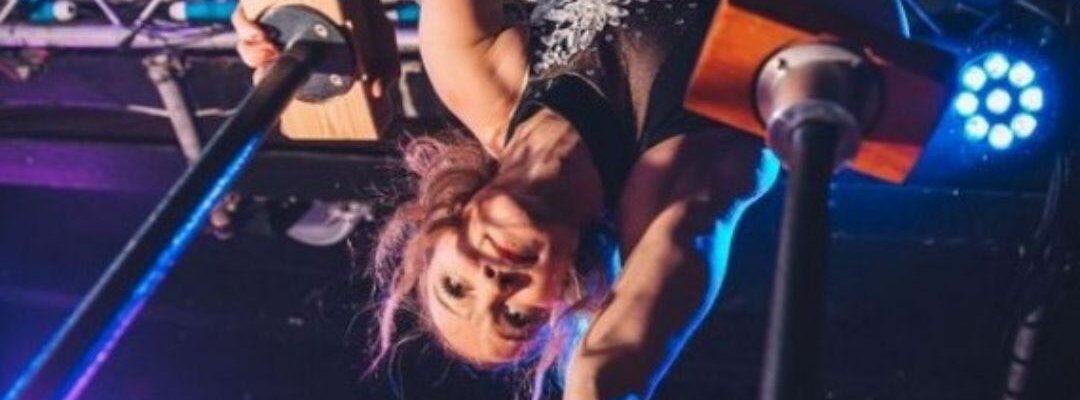 Acrobatic-Circus-Entertainer