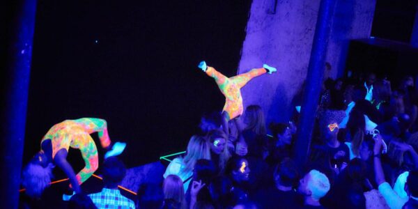 Acrobatic-Glow-Dancers-For-Hire