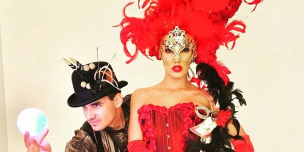 Masked-Venetian-Themed-Dancer-And-Magician