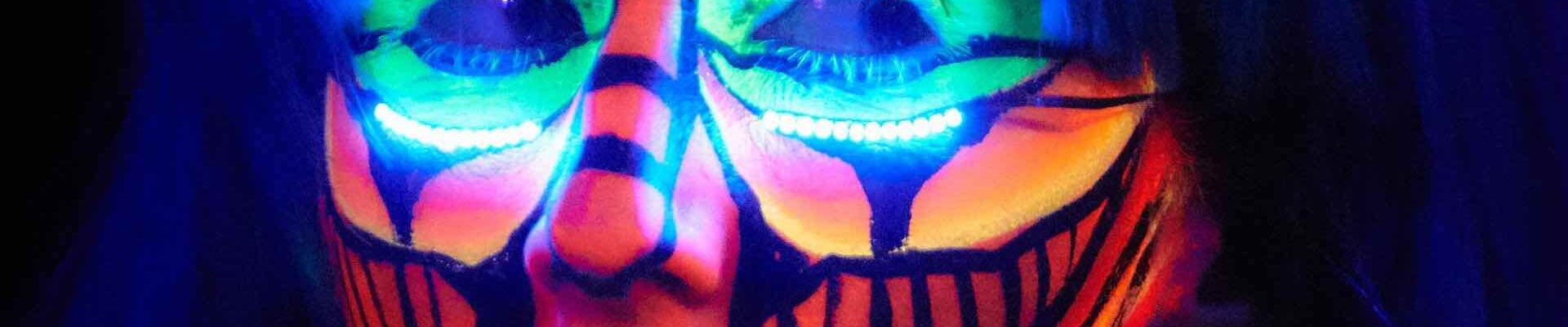 Performer-With-LED-Light-Make-Up Performer-With-LED-Light-Make-Up