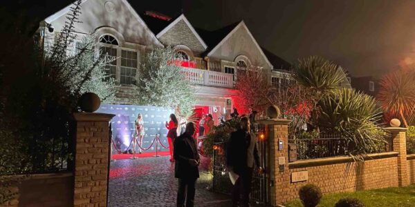 Private-Mansion-Party