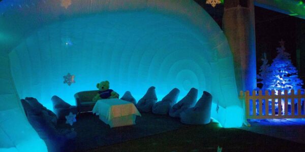 Seating-Area-At-Christmas-Themed-Event