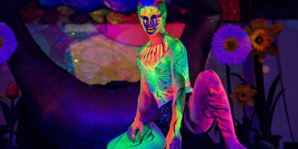 UV-Acrobatic-Dance-Shows