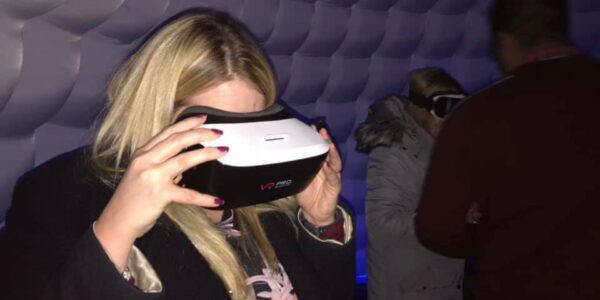 VR-Experience-At-Christmas-Attraction